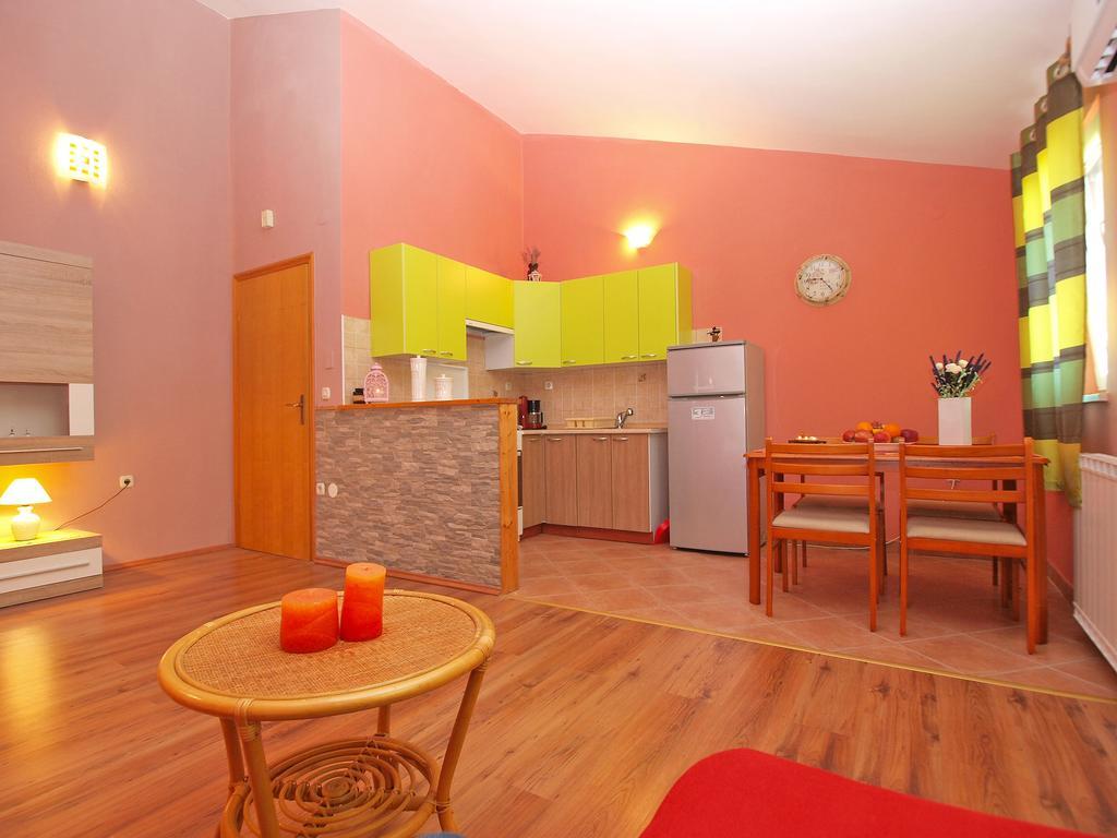Apartments Anto 1296 Pula Exterior photo