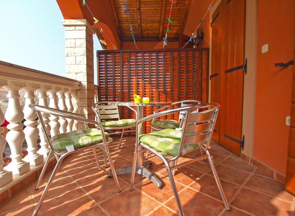 Apartments Anto 1296 Pula Exterior photo