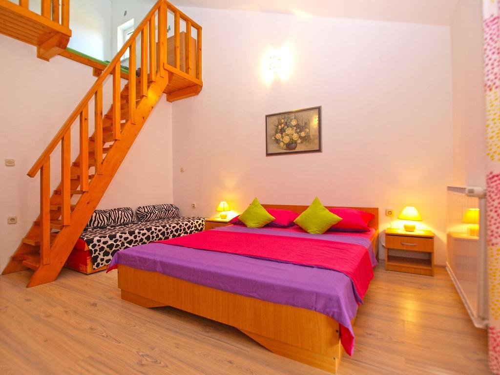 Apartments Anto 1296 Pula Exterior photo